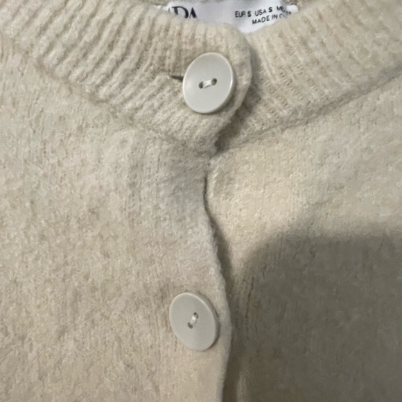 Zara Cream Button-Up Cardigan - Picture 3 of 6